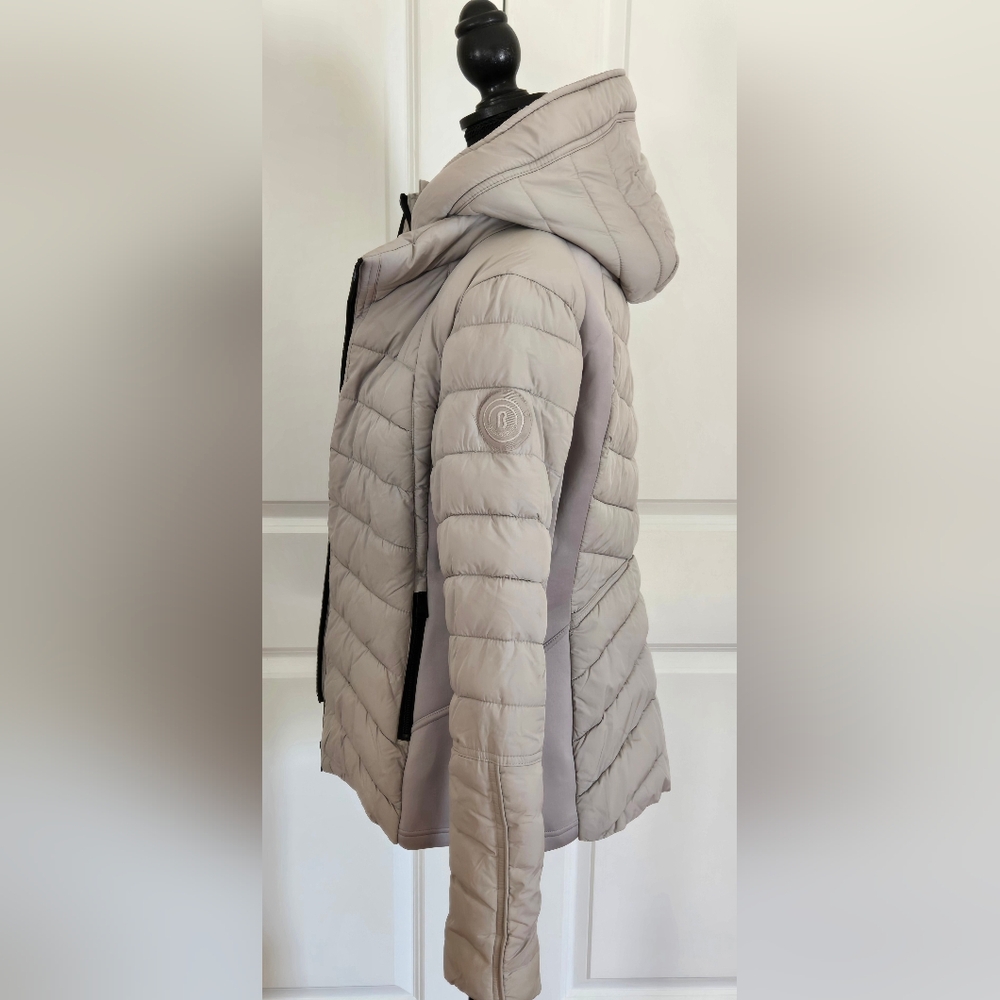 BERNARDO Light Weight Packable Jacket Light Gray … - image 8